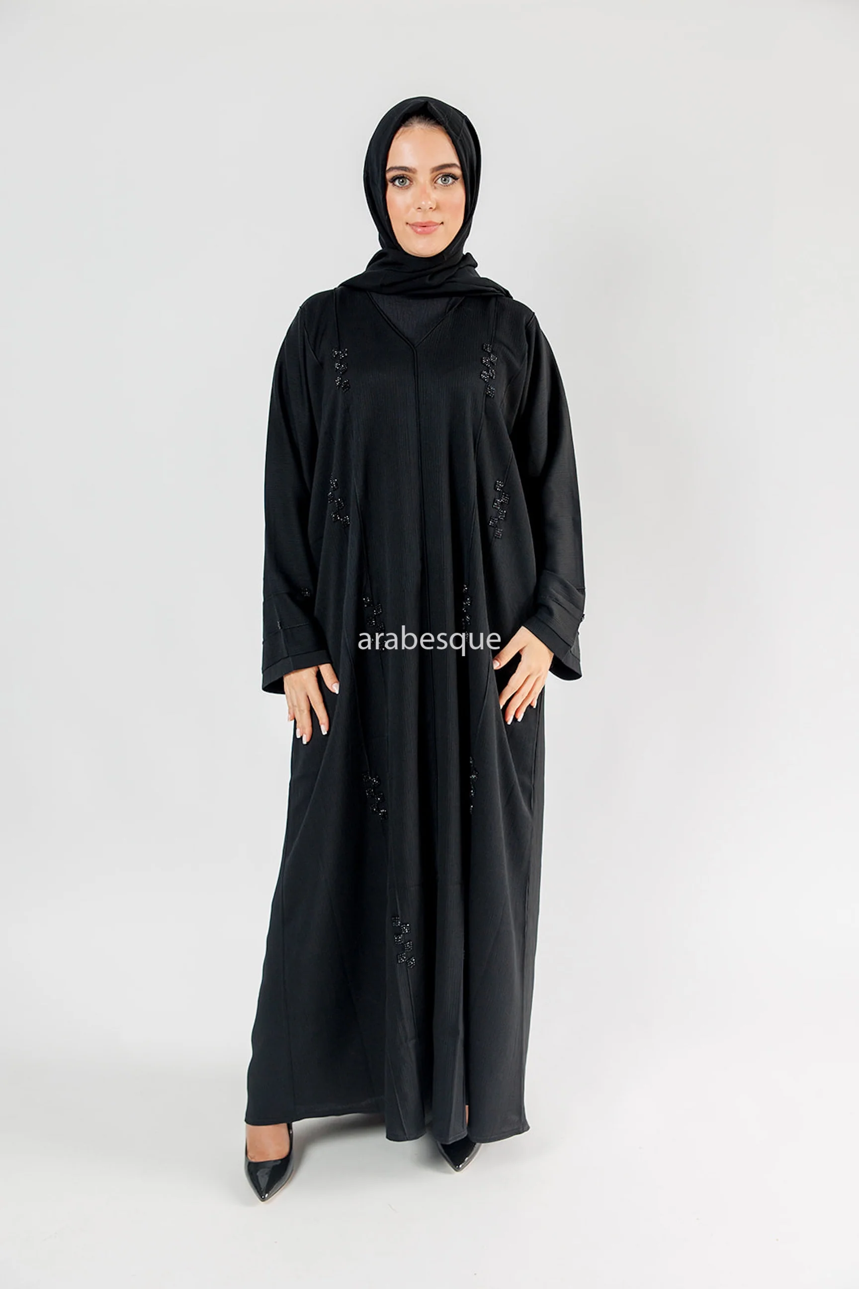 Black Closed Abaya – Style with Beaded Front