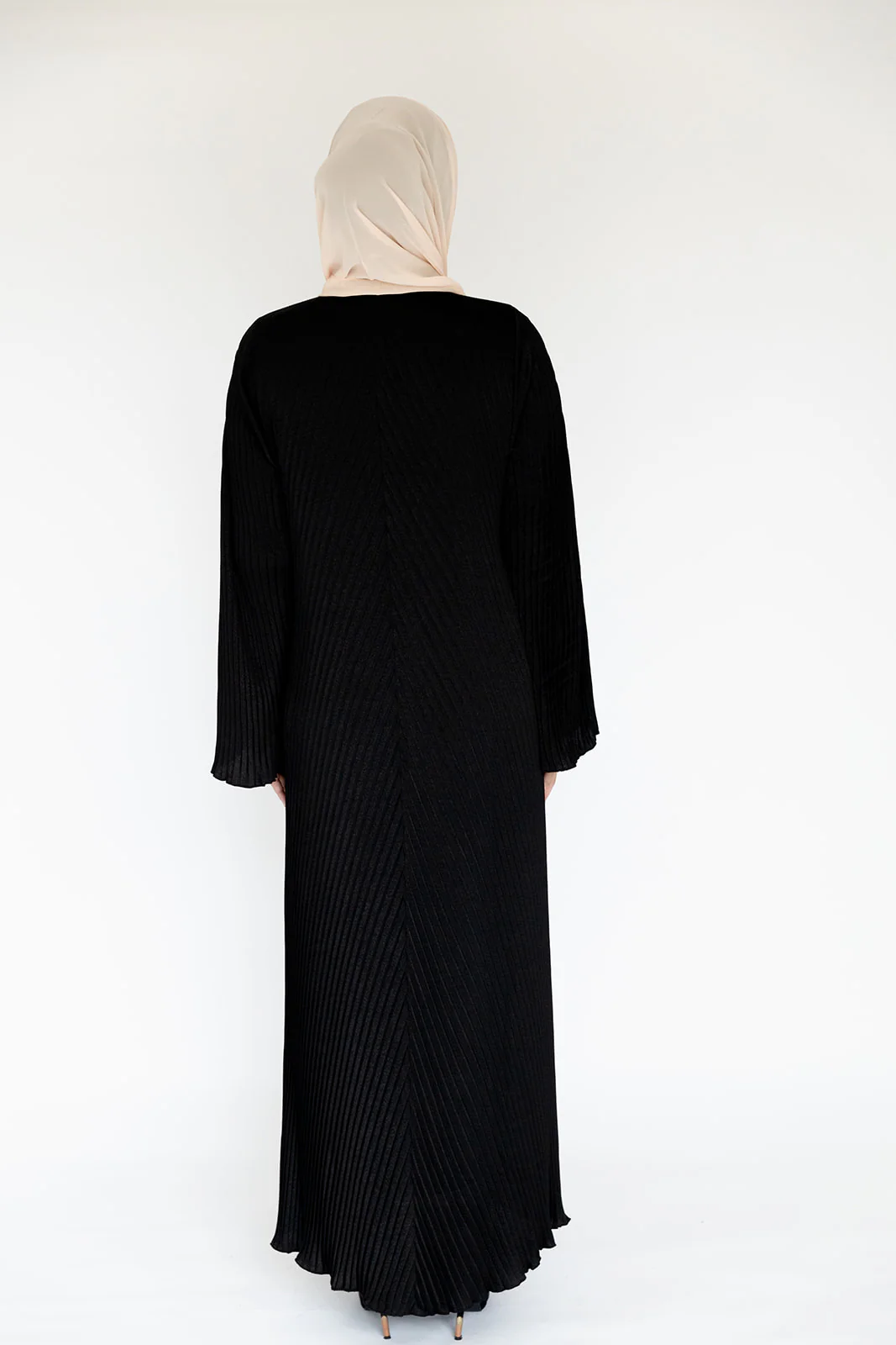 Black Closed Abaya – Plain Pleated Design - Image 4