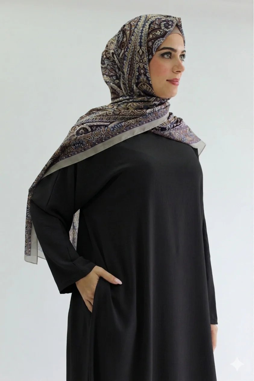 Black Closed Abaya - Crushed Polyester with Pocket - Image 2