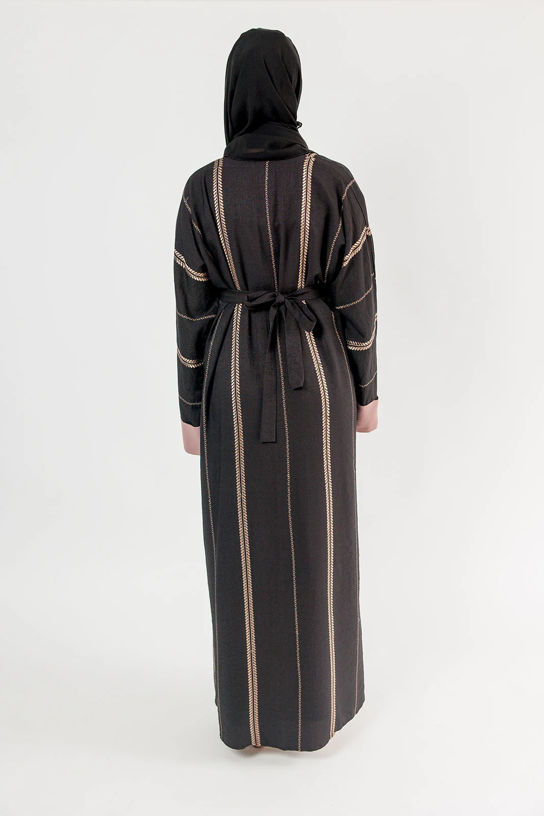 Black Two-Piece Abaya Set – Luxurious Crushed Polyester with Gold Embroidery and Belt - Image 4