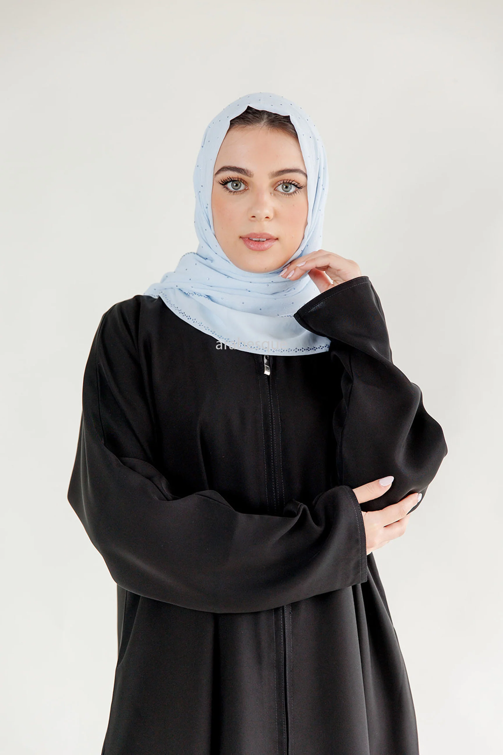 Black Closed Abaya – Zip Front Internet Fabric with Pocket - Image 2