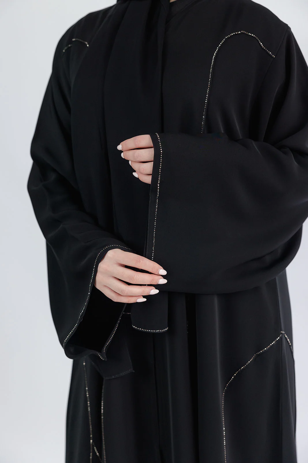 Black Open Abaya – Luxury Embellished Design - Image 2