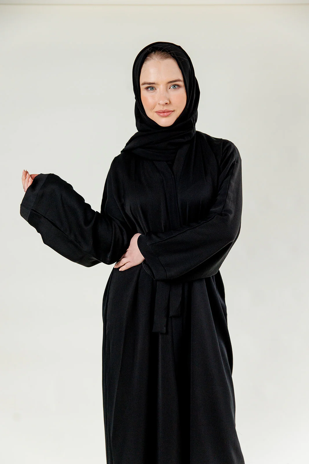 Black Open Abaya – Plain Design with Textured Finish - Image 4