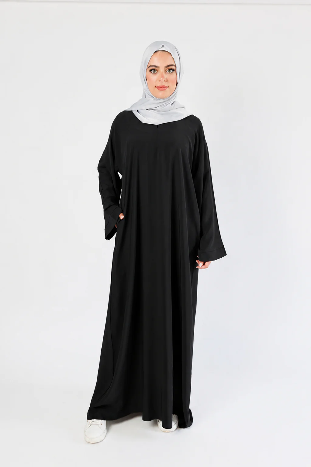 Black Closed Abaya - Premium Nidha With Pocket & Wide Sleeves