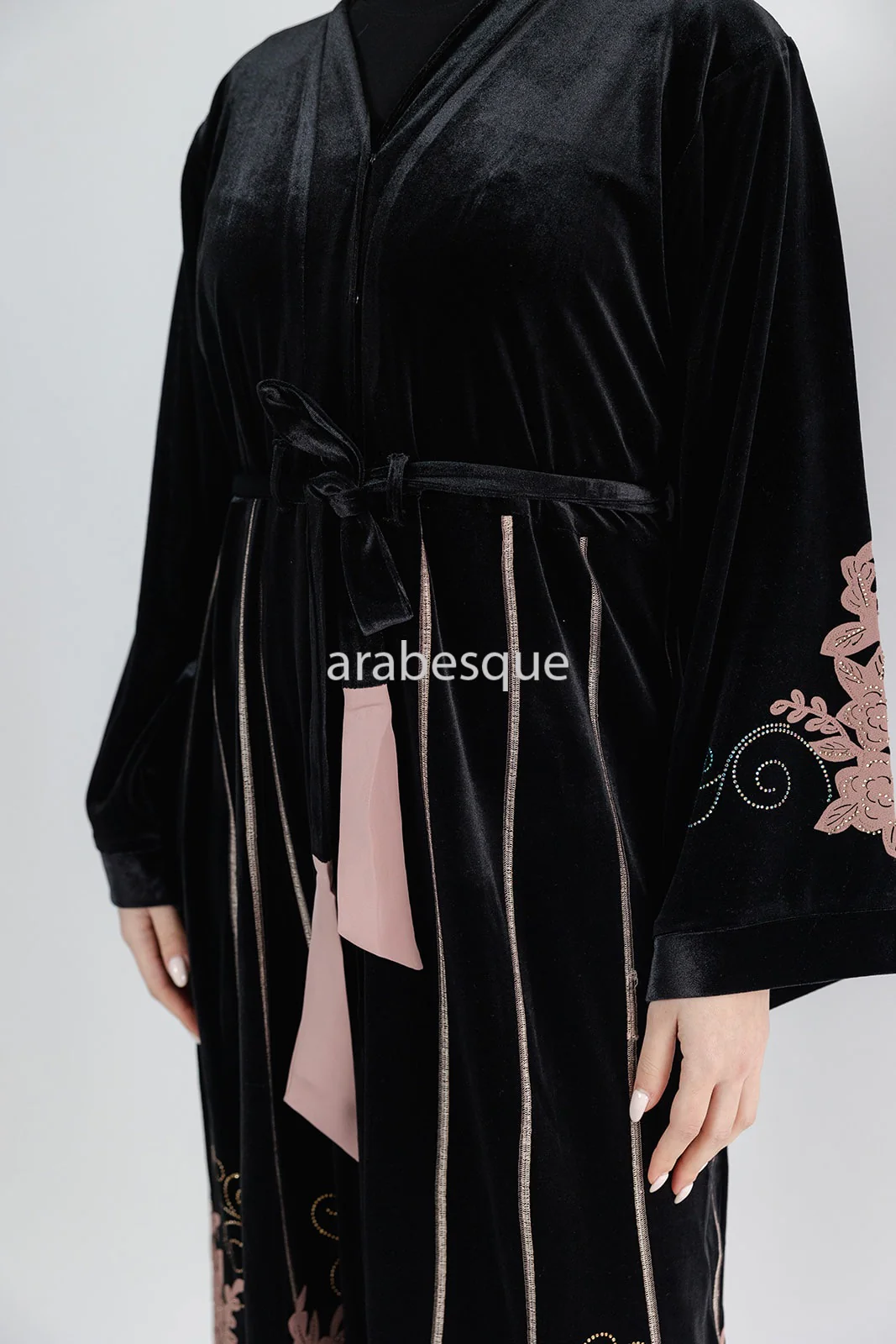 Black Velvet Open Abaya – Luxurious Floral Embroidered Design with Belt - Image 8