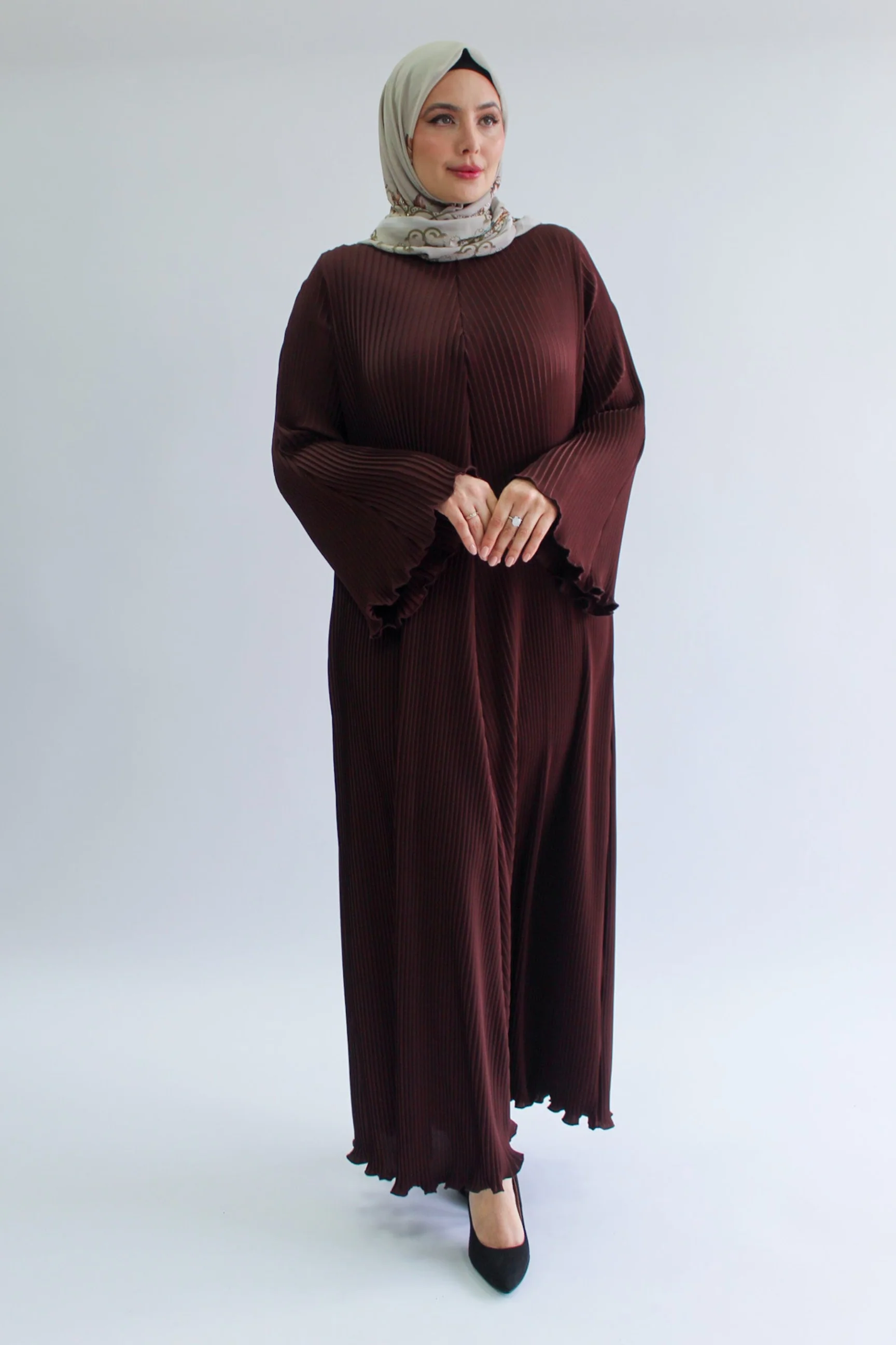 Brown Closed Abaya - Plain Pleated Design