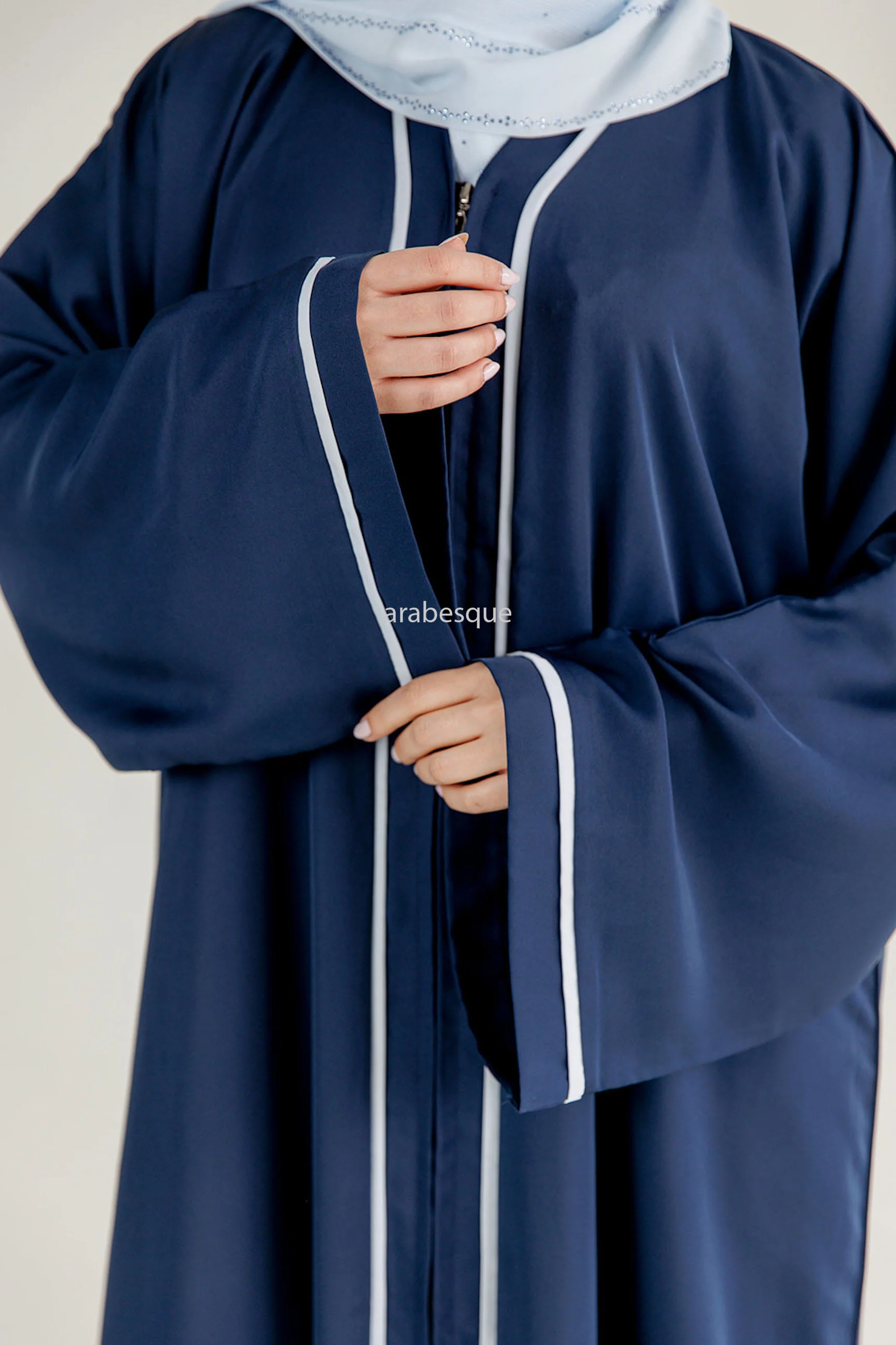 Premium Navy Cream Line Border Zip Abaya - Image 3