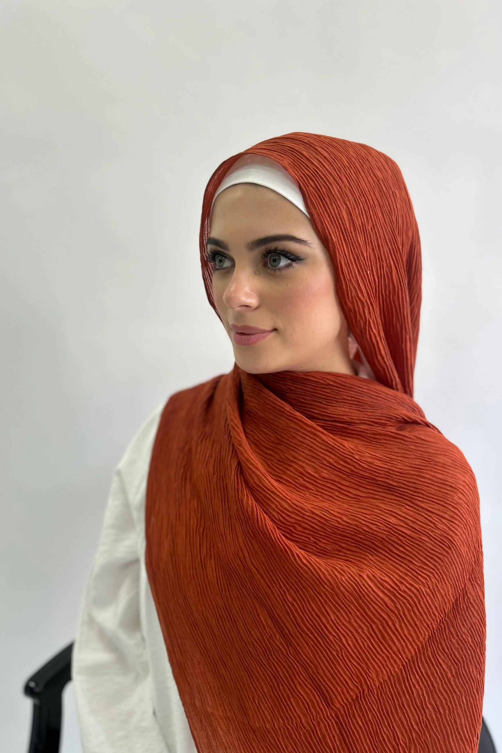 Creased Viscose/Cotton Blend Hijab - Image 3