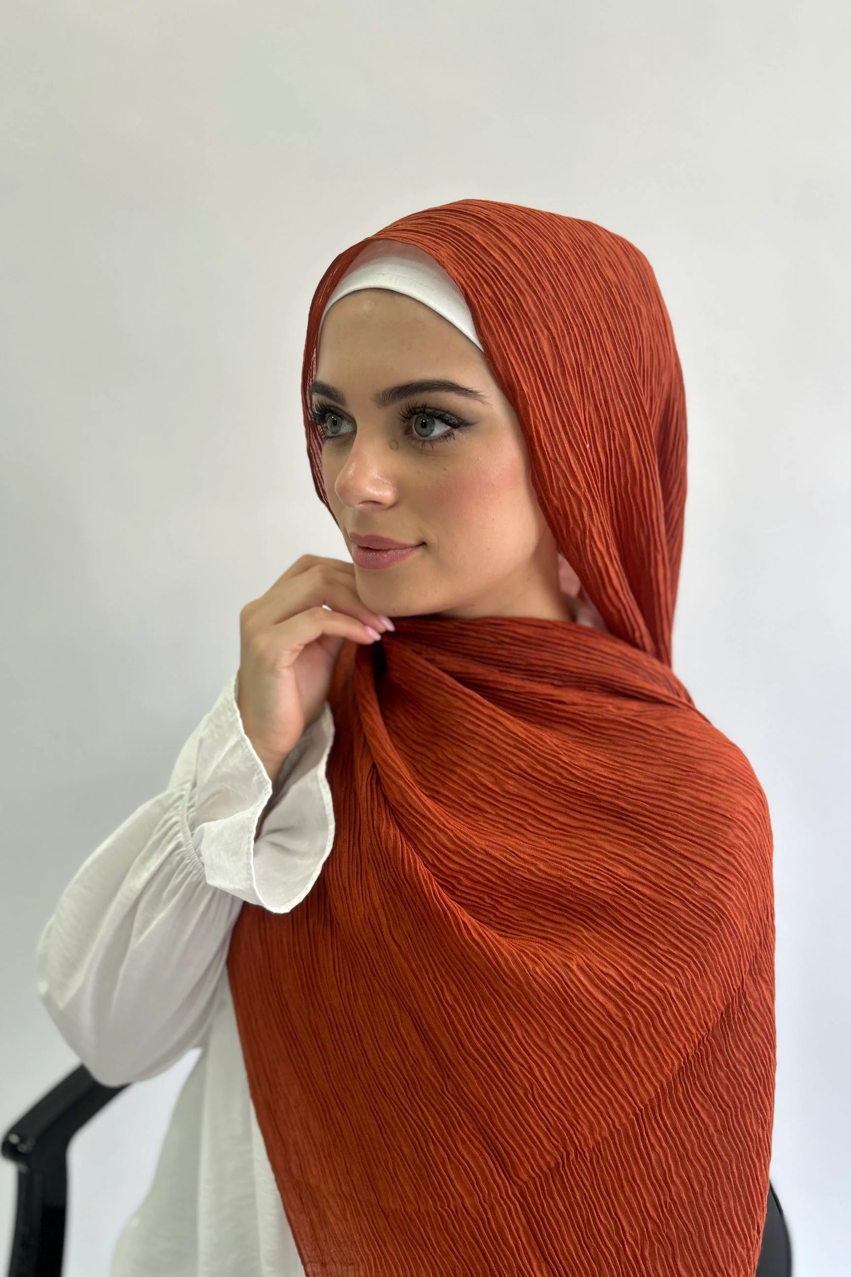 Creased Viscose/Cotton Blend Hijab - Image 4