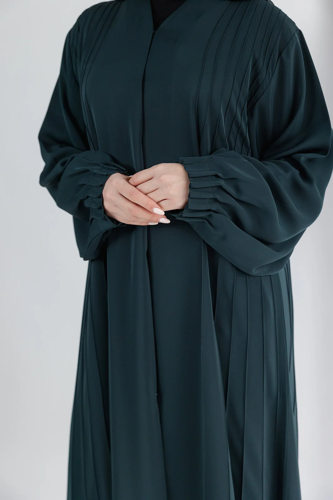 Dark Green Open Abaya – Luxury Striped Design - Image 2