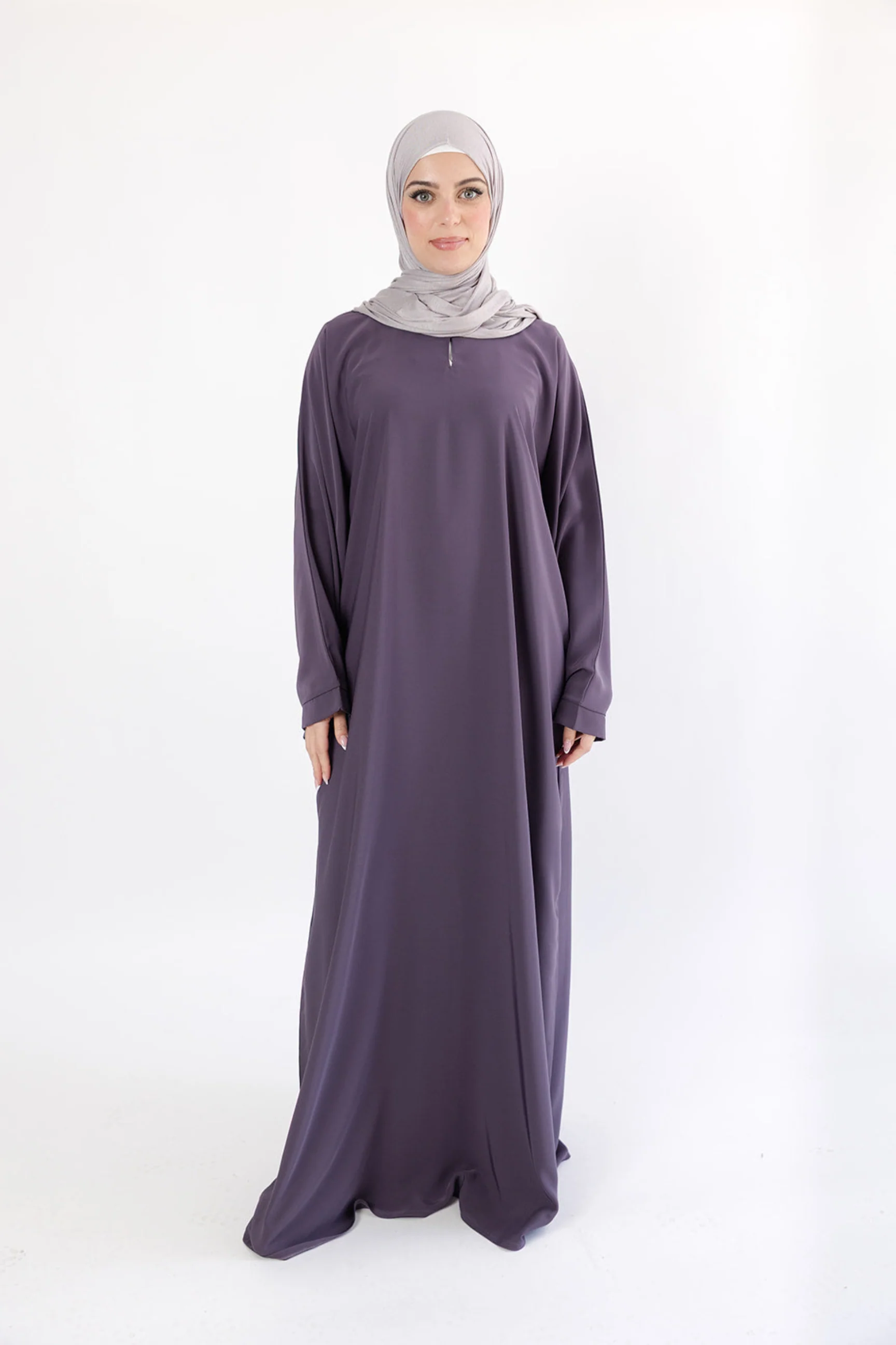 Dark Purple Closed Abaya – Premium Plain Design with Pocket and Wide Sleeves