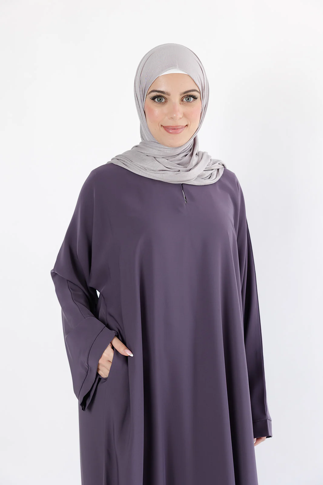 Dark Purple Closed Abaya – Premium Plain Design with Pocket and Wide Sleeves - Image 5