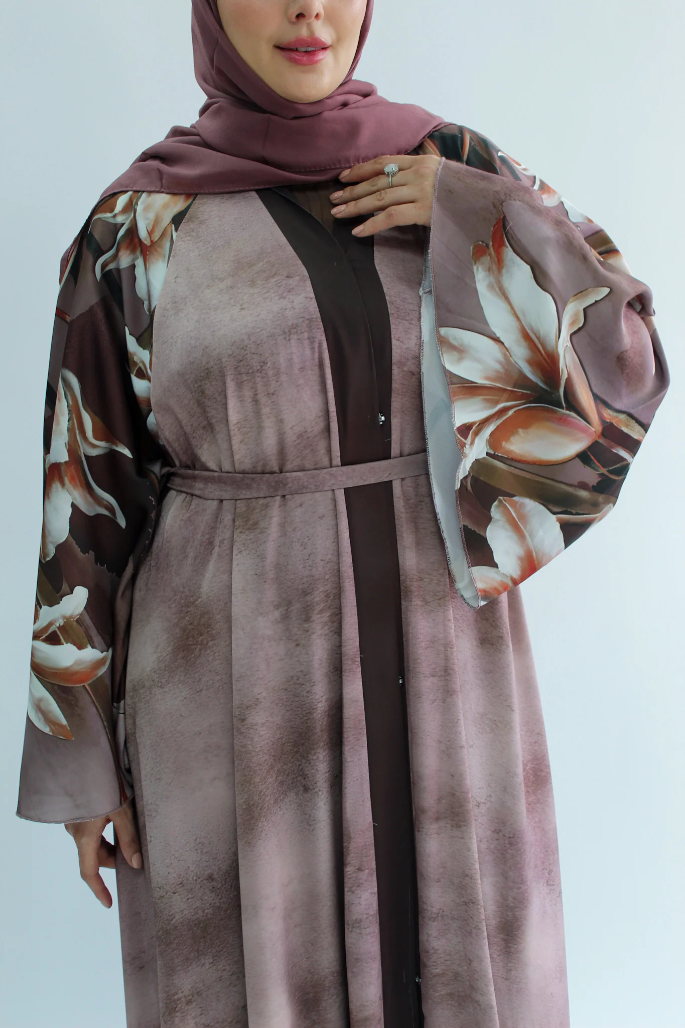 Dusty Pink Open Abaya – Abstract Watercolour Floral Print With Belt - Image 4
