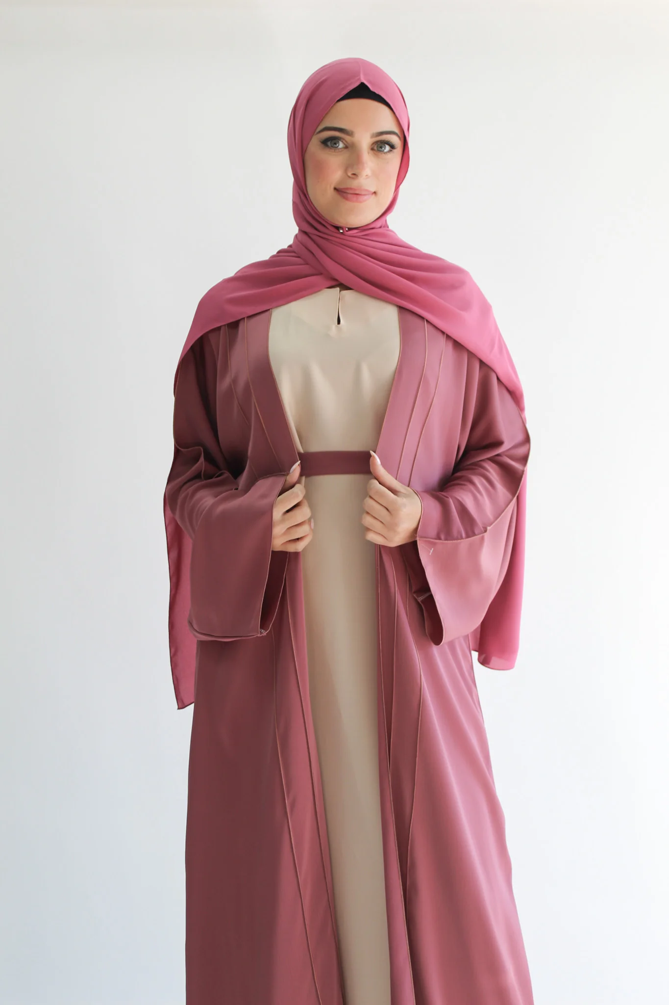 Dusty Rose Open Abaya – Ripple Satin Lined Design with Belt - Image 4