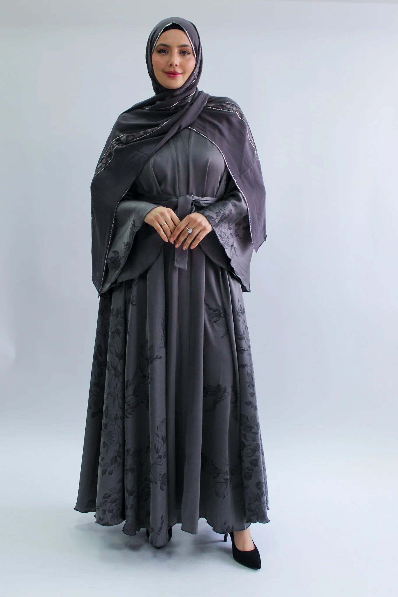 Grey Closed Abaya – Rose Pattern Umbrella Cut