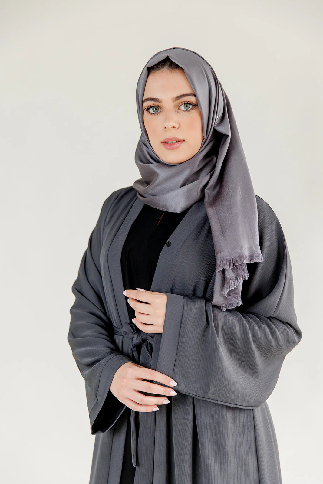 Grey Open Abaya – Plain Design with Textured Finish - Image 5
