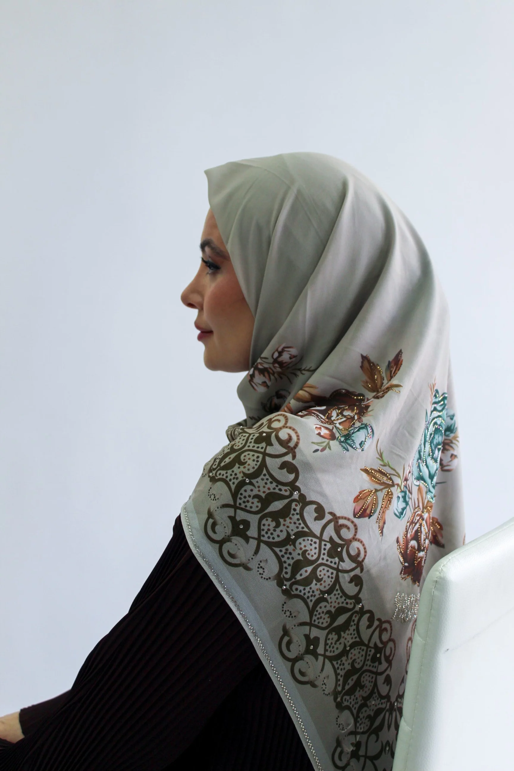 Kashkha Classic Floral Border Diamante Edge Square Chiffon Hijab - Image 2