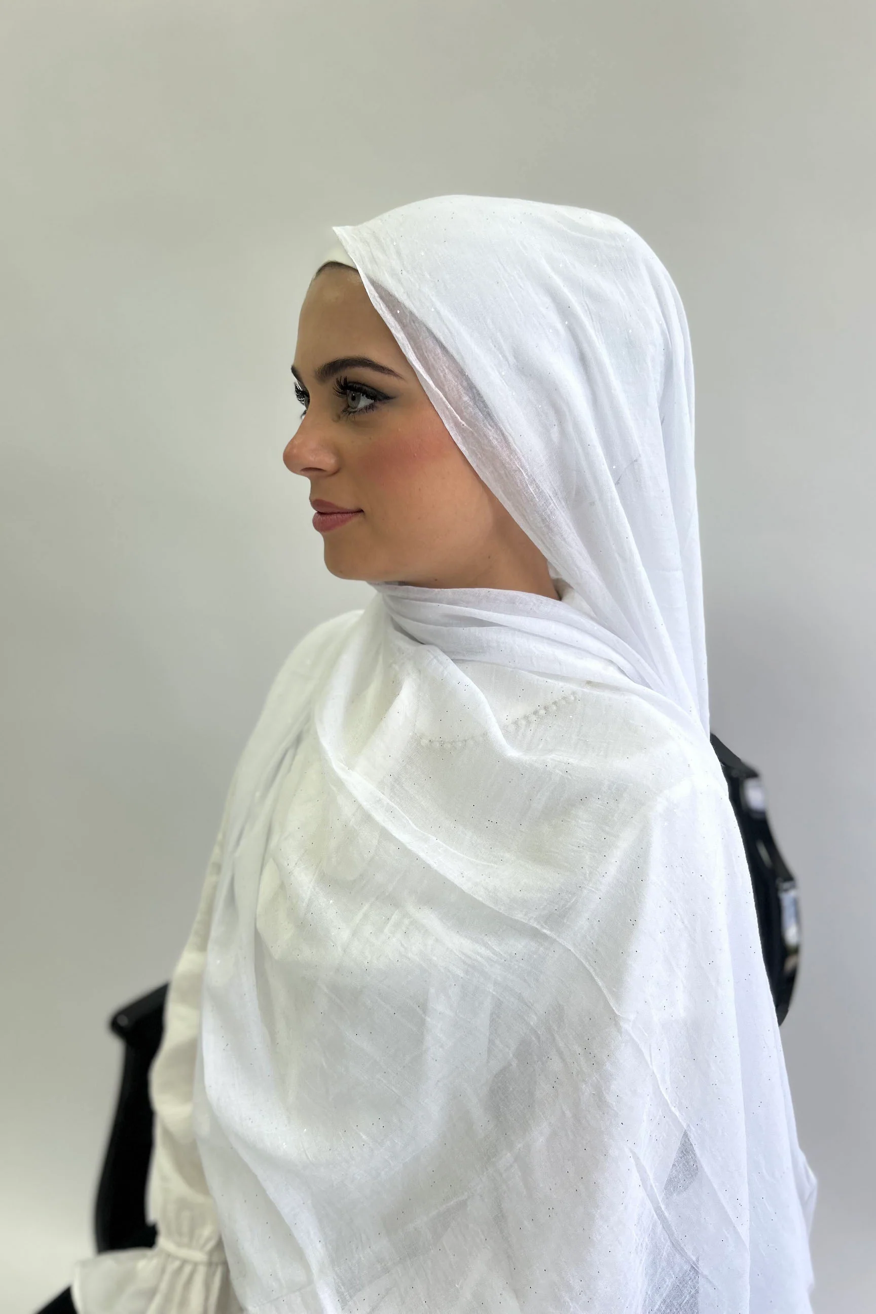 Luxurious Glitter Modal Hijab - Image 2