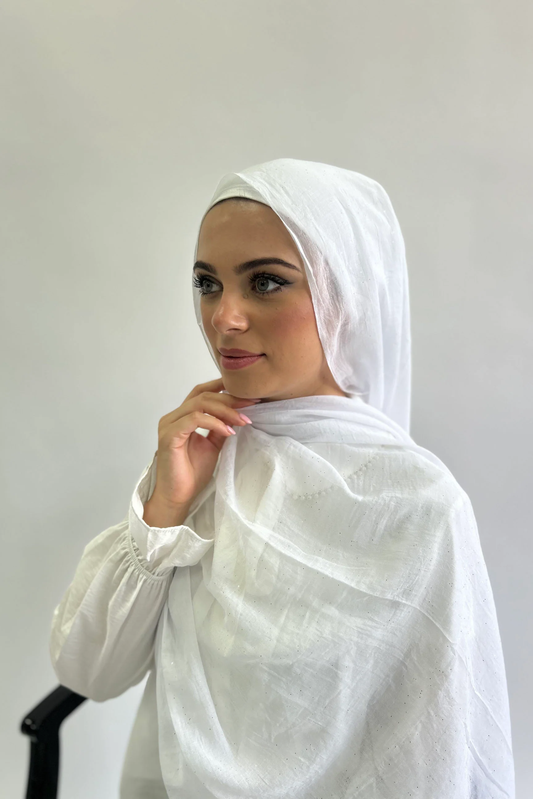 Luxurious Glitter Modal Hijab - Image 3