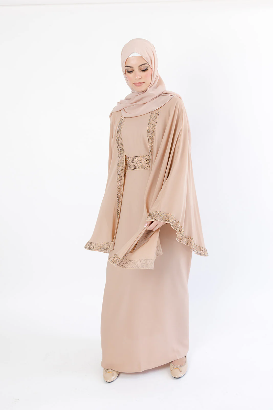 Luxury Farasha Abaya – Closed Style with Diamante Embellishment - Image 4