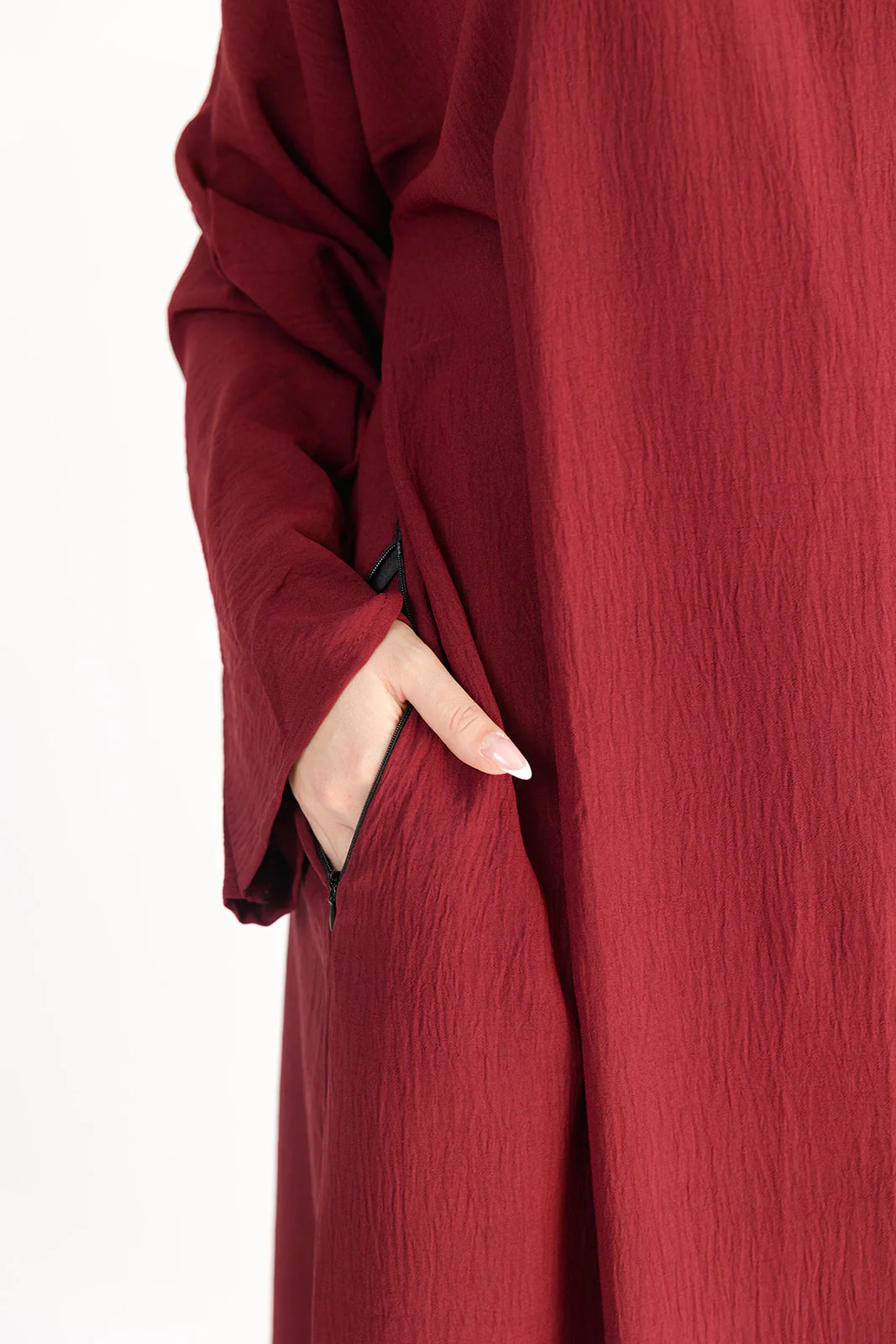 Maroon Closed Abaya – Crushed Polyester with Pocket - Image 2