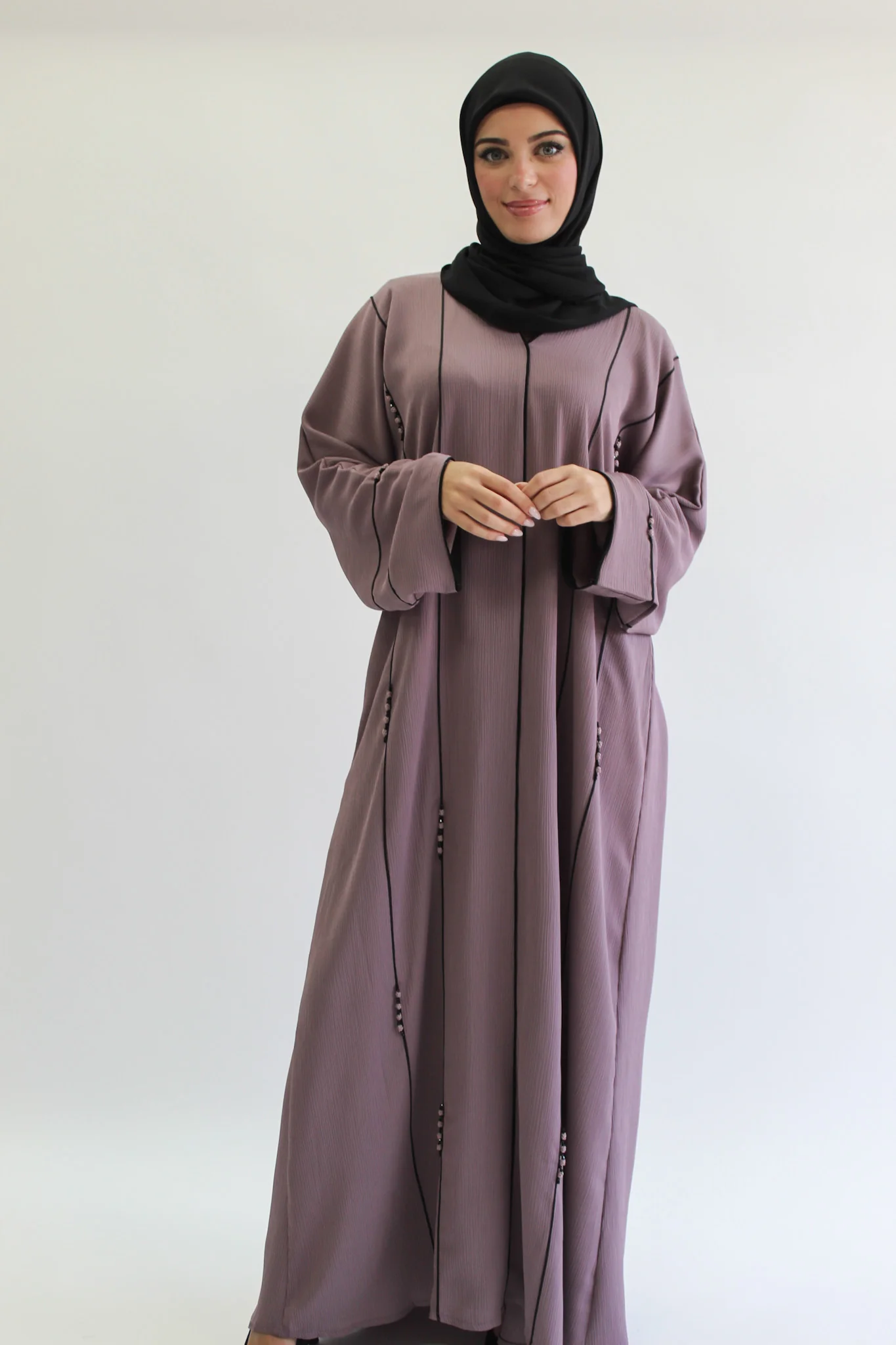 Mauve Closed Abaya – Textured Lined Design with Beaded Detailing - Image 3