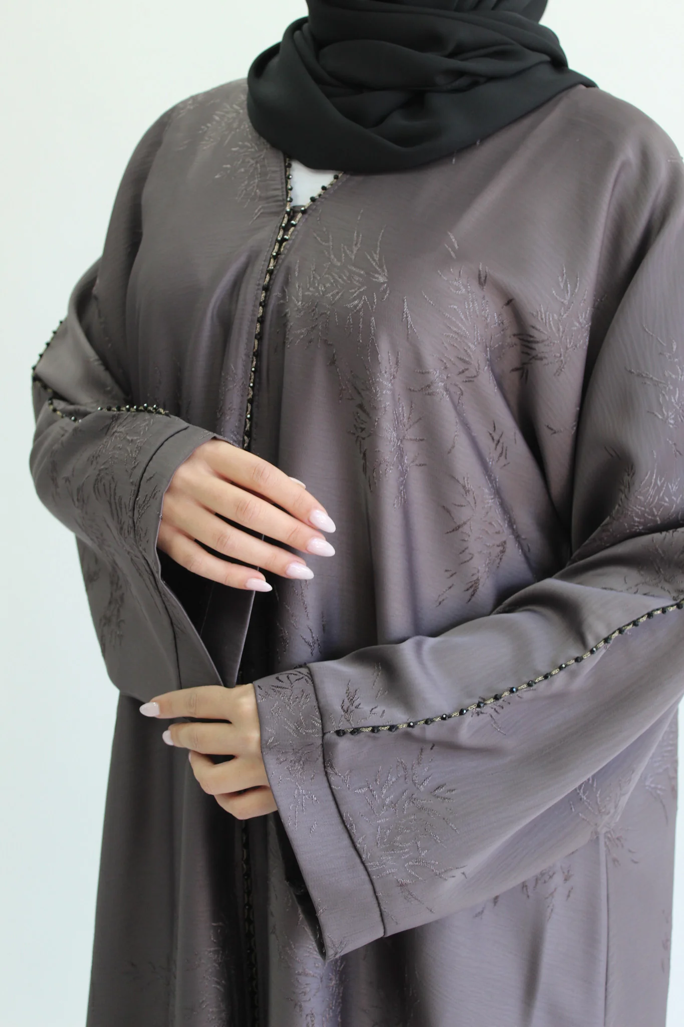 Mauve Open Abaya – Luxurious Patterned Embroidery with Pocket - Image 4