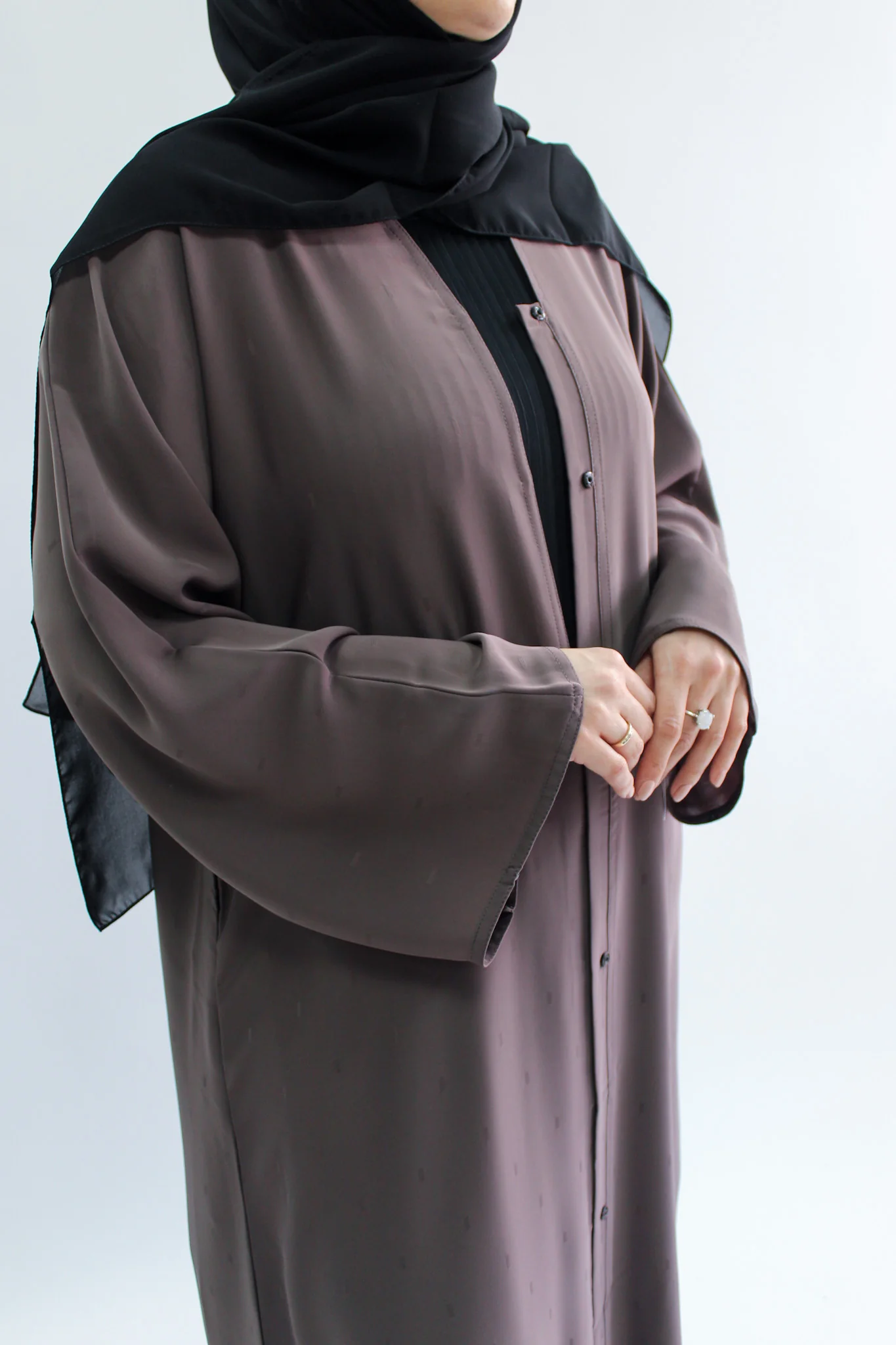 Mauve Open Abaya - Premier Plain Design with Linear Texture and Pocket - Image 4
