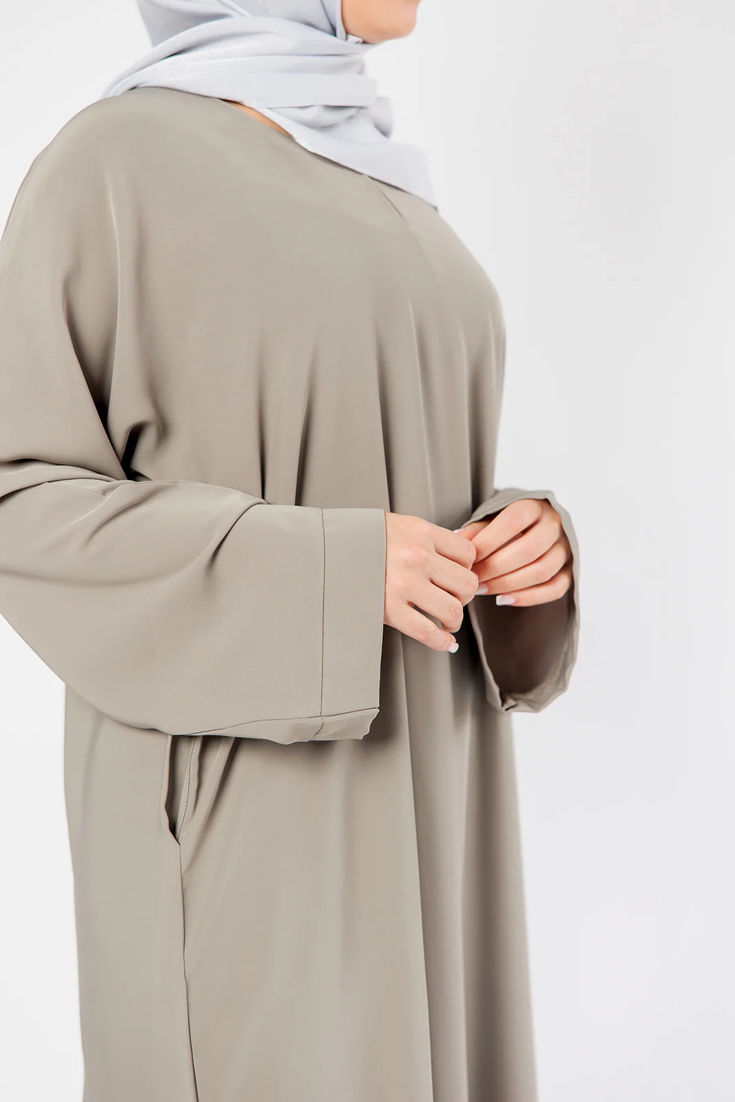 Mink Closed Abaya – Premium Plain Nidha Wide Sleeves with Pocket - Image 4