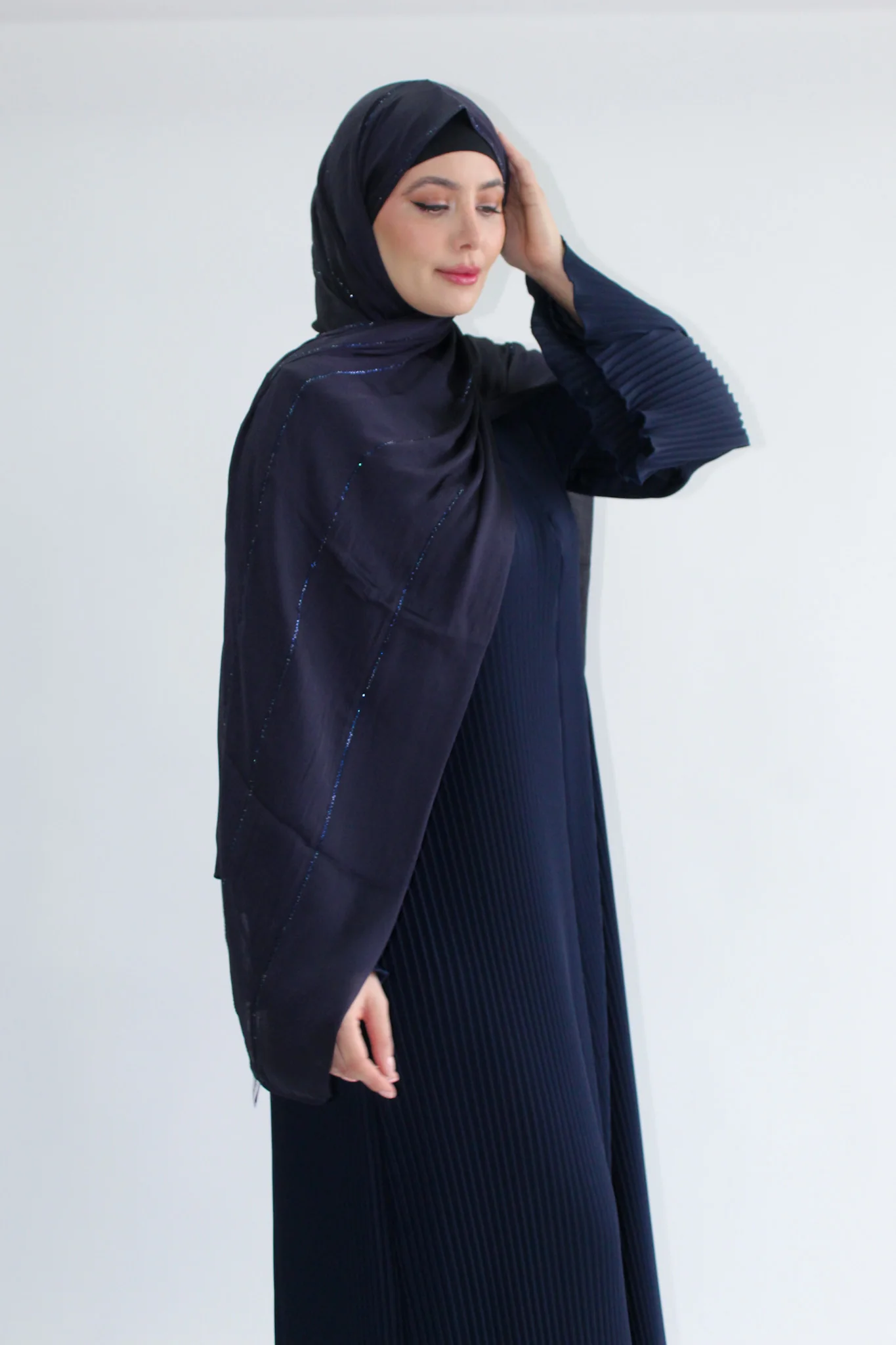 Navy Closed Abaya - Plain Pleated Design - Image 3