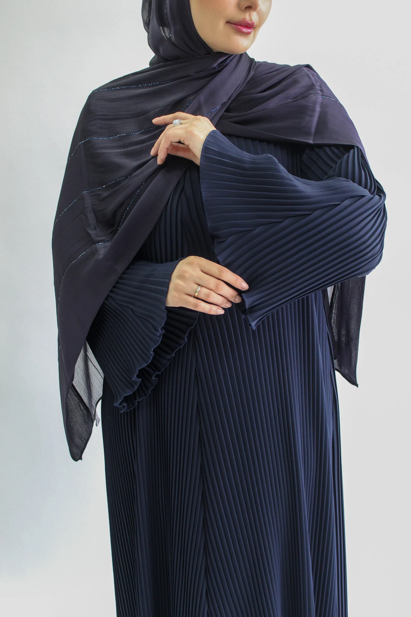 Navy Closed Abaya - Plain Pleated Design - Image 4