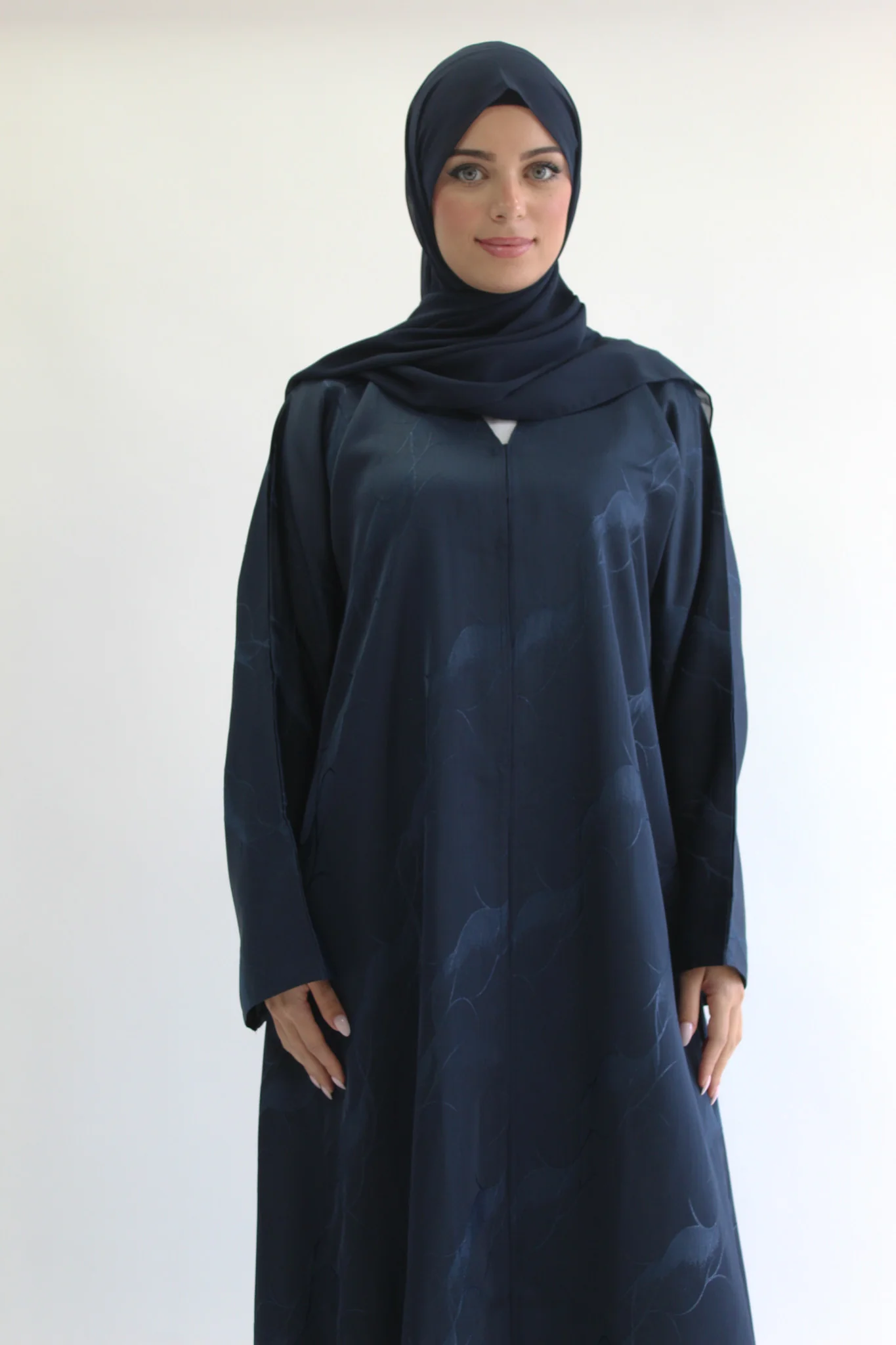 Navy Open Abaya – Patterned Design with Straight Sleeves - Image 6
