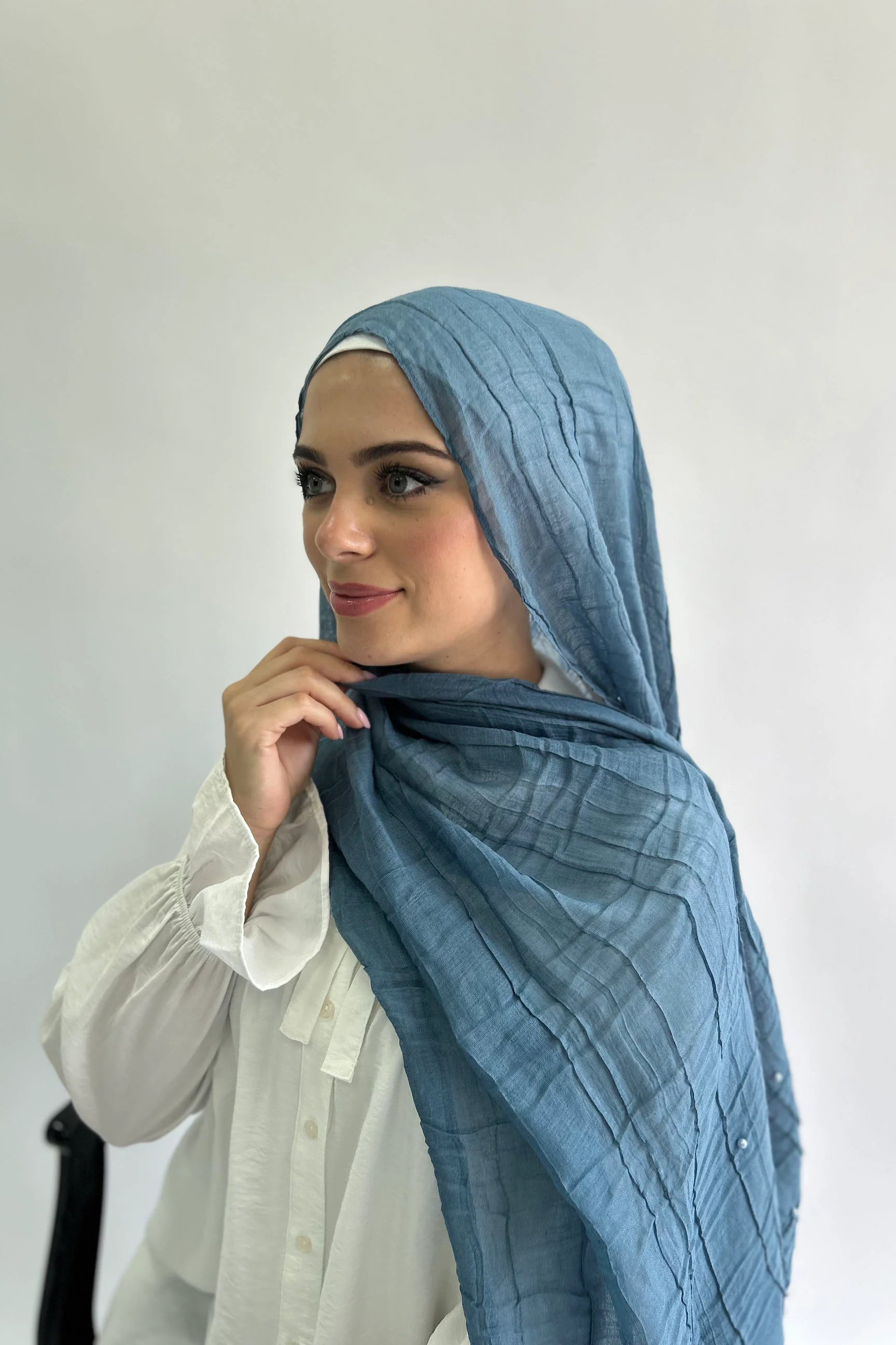 Pearl Embellished Viscose Hijab - Image 4