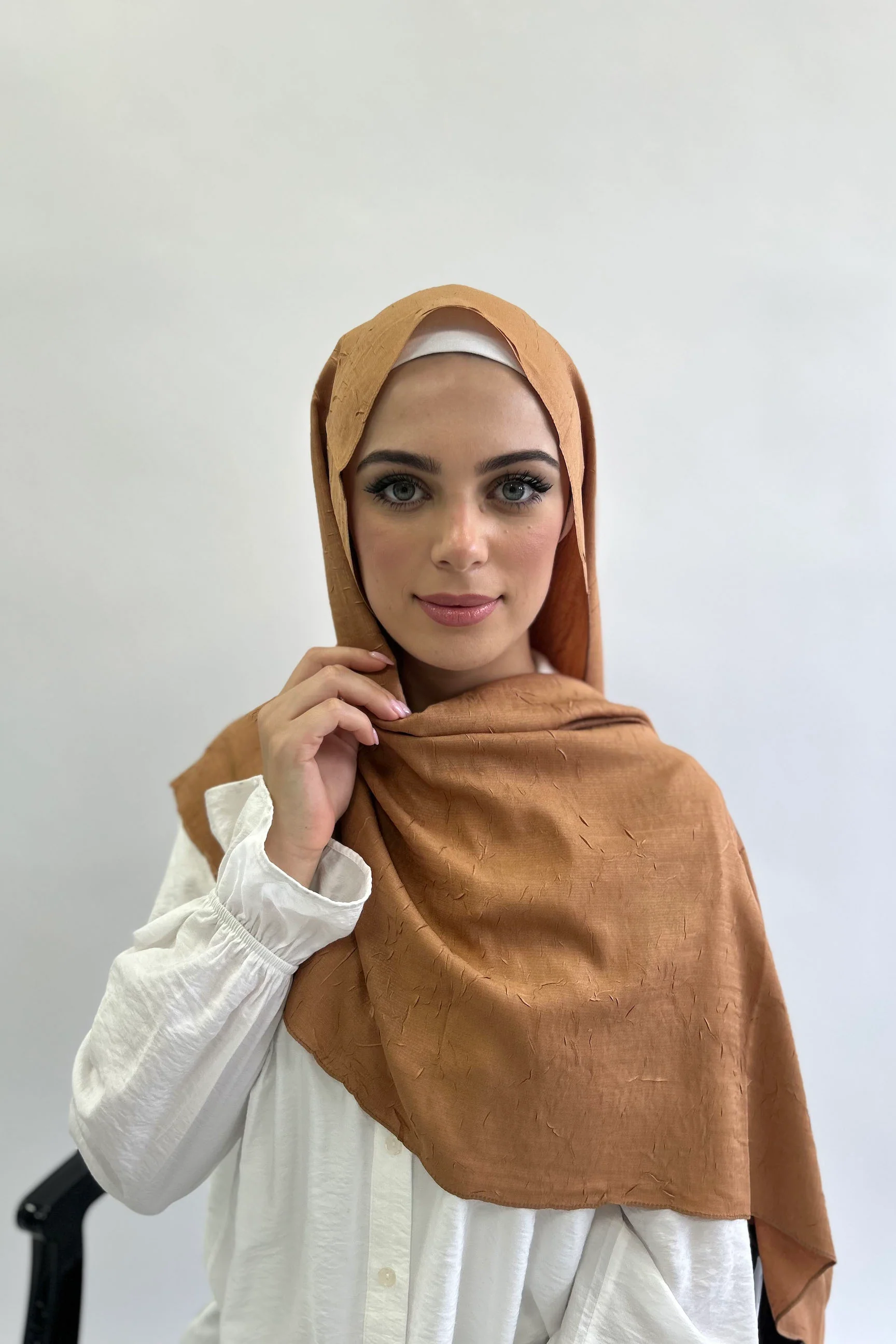 Premium Burden Bambu Creased Long Hijab - Image 2