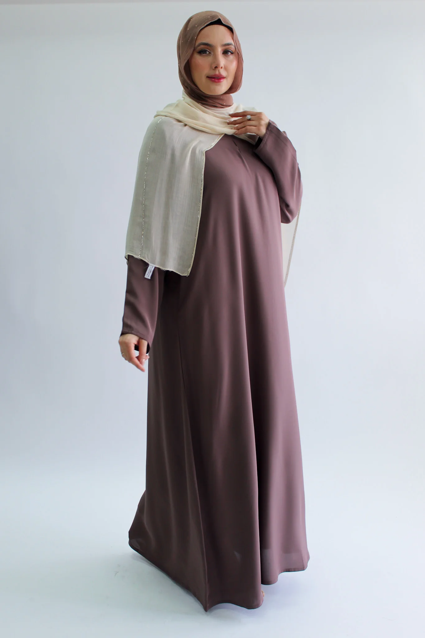Taupe Closed Abaya – Premium Nidha with Pocket