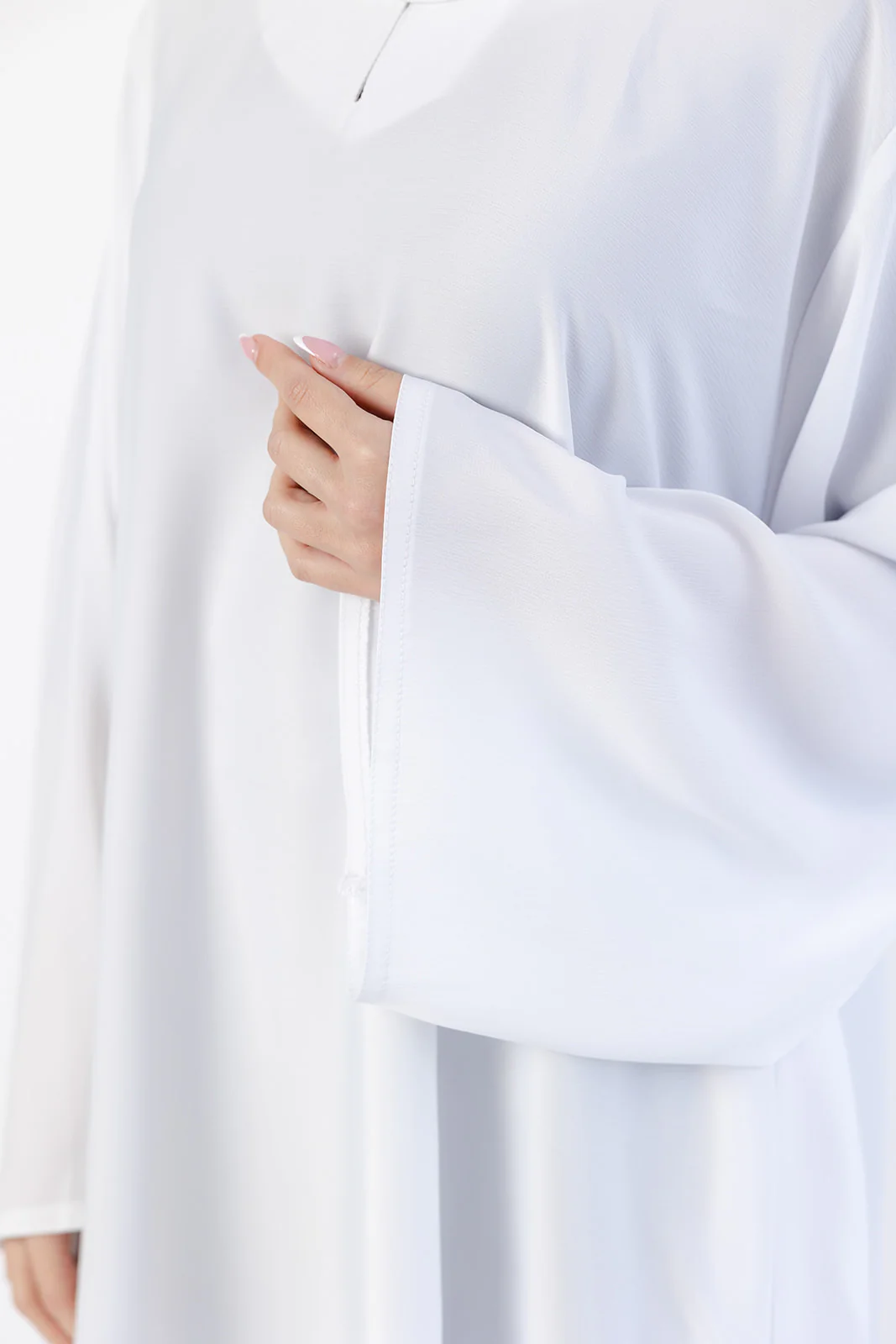 White Closed Abaya – Ripple Satin Fabric with Pocket - Image 4