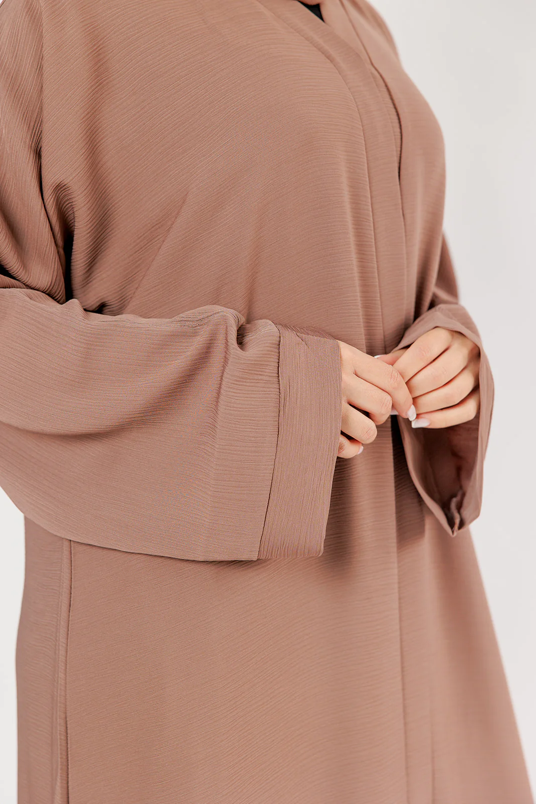 Wood Brown Open Abaya – Plain Design with Textured Finish - Image 3